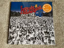 Nederbeat: Beat, Bluf & Branie 1963 - 1969 / 2LPs Blue