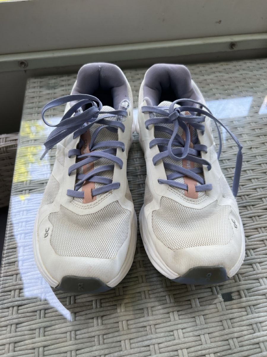 On Scarpe da donna: On Cloudflow Damen Laufschuhe, Grösse EU 38.5, – Usato da Olten venduto da AtelierSecondhand23 2