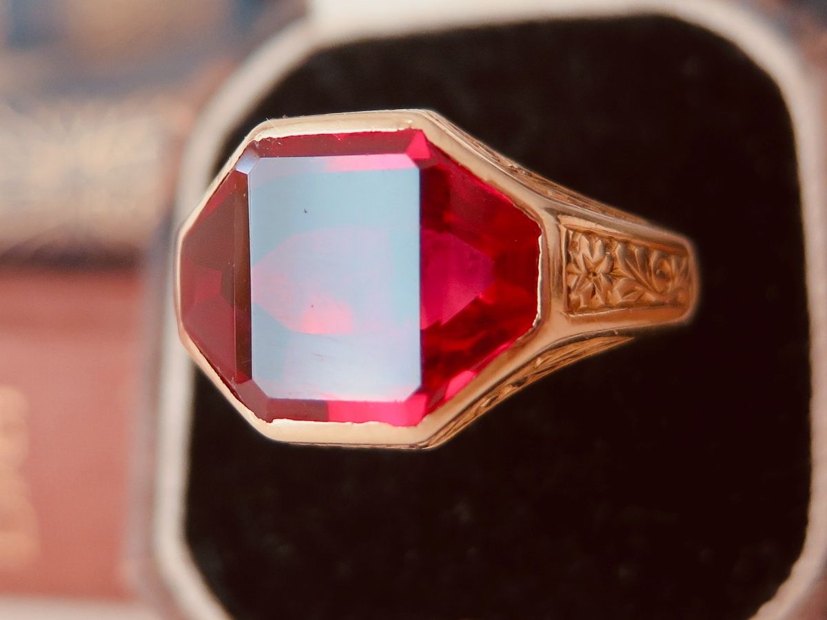 Anelli: Art Deco Ring mit Rubin, 14k Gold – Usato da Meilen venduto da RosieZurich