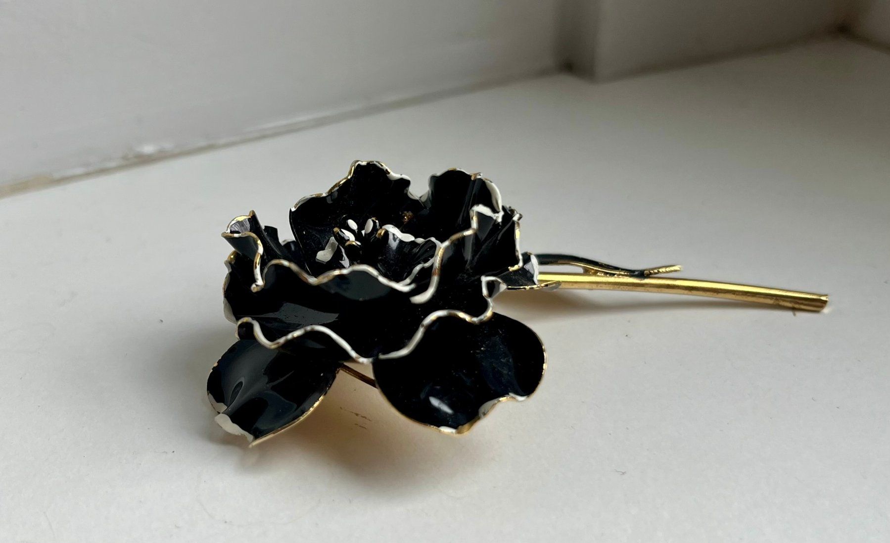 Spille & Fermagli: Elegante Vintage-Brosche, Blume mit Emaille – Usato da Wädenswil venduto da Aniares2 6