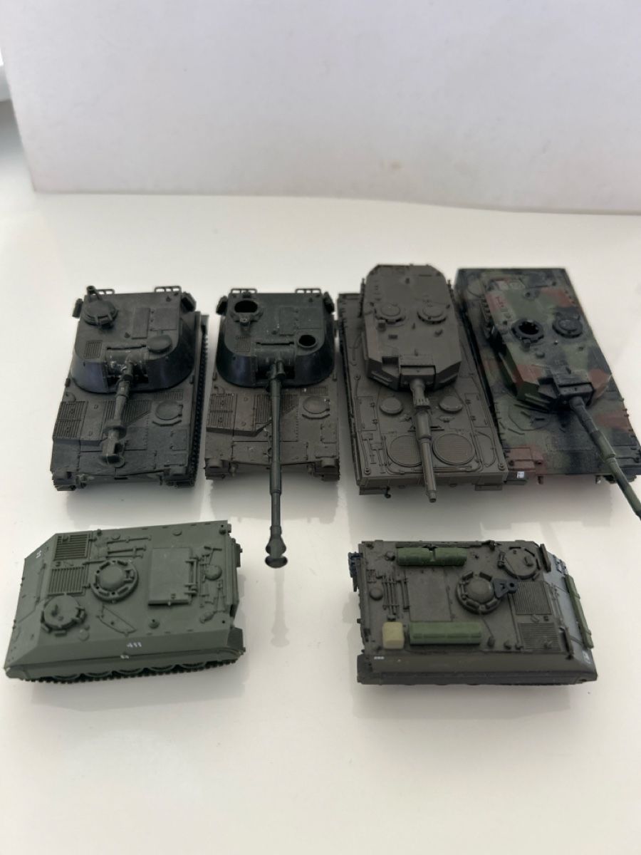 Kit di modellismo & Modellini statici: Voitures chars Rocco 1:87/HO – Usato da Veytaux venduto da ccristina 1
