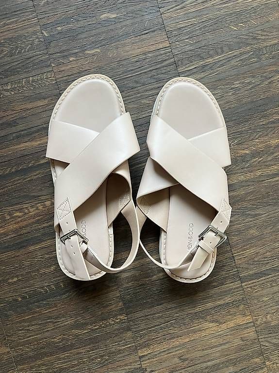 Scarpe da donna: Sandalen zu verkaufen – Nuovo e nell'imballaggio originale da Arlesheim venduto da sel_n57l 1