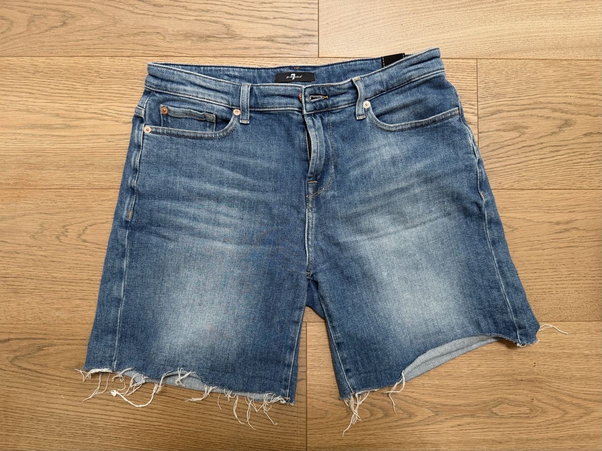 Mankind Jeans: 7 for all mankind Damen Jeans Shorts – Usato da Zürich venduto da z00mie
