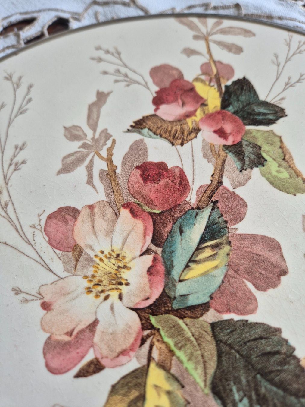 Plateaux: Antike Serviertablett mit Blumenmuster – D'occasion à Bern par aronari