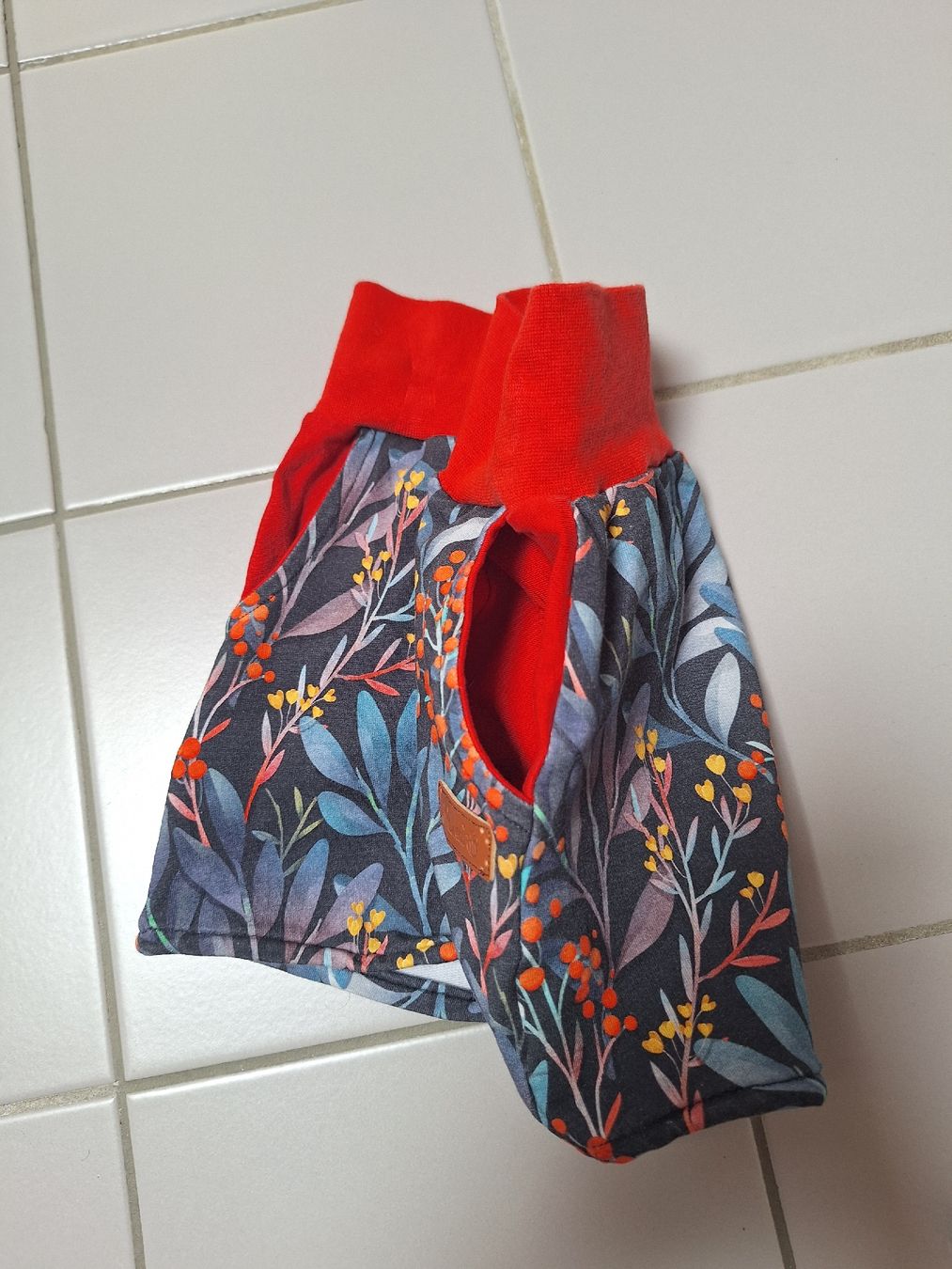 Pantaloni: Selfmade kurze Hose, etwa Grösse 86 – Usato da Sissach venduto da Nothing123 1