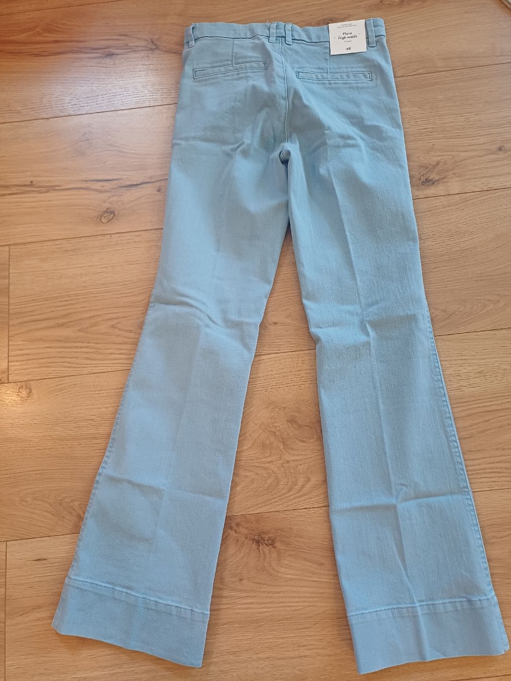 H&M Jeans: H & M Flare High waist Gr 38 – Neu und originalverpackt aus La Punt Chamues-ch von Aniram87 3