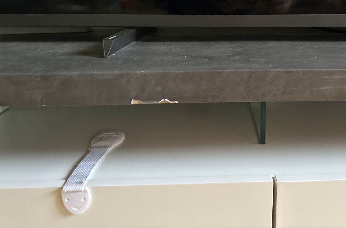 Mobili TV: Tv Möbel Grau weiss – Difettoso da Luzern venduto da NPudduF 2