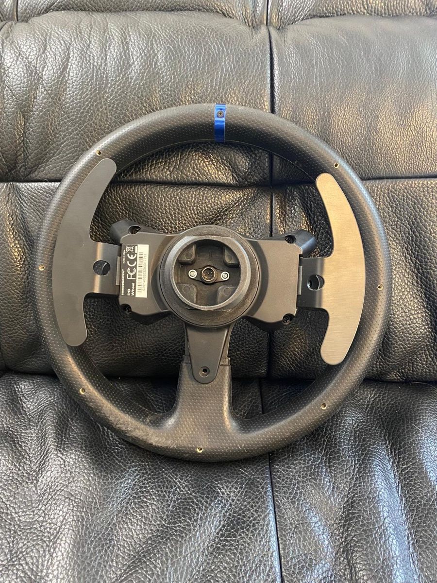 Thrustmaster Controller: Thrustmaster t300rs gt lenkrad grbraucht  – Usato da Ehrendingen venduto da Sibylle- 1