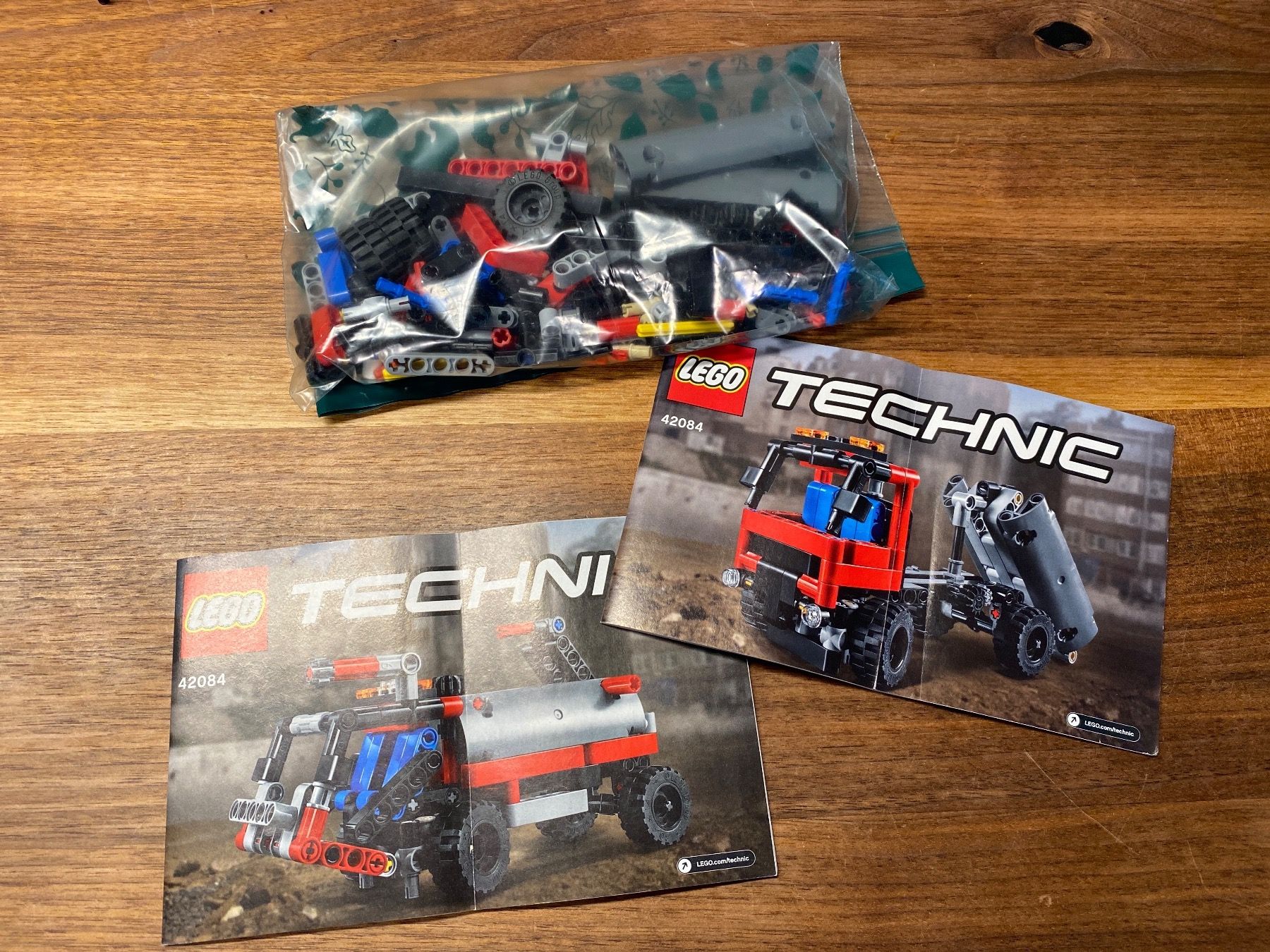 Lego Spielzeuge: Lego Technic 42084 Kipplaster – Gebraucht aus Sissach von elibis
