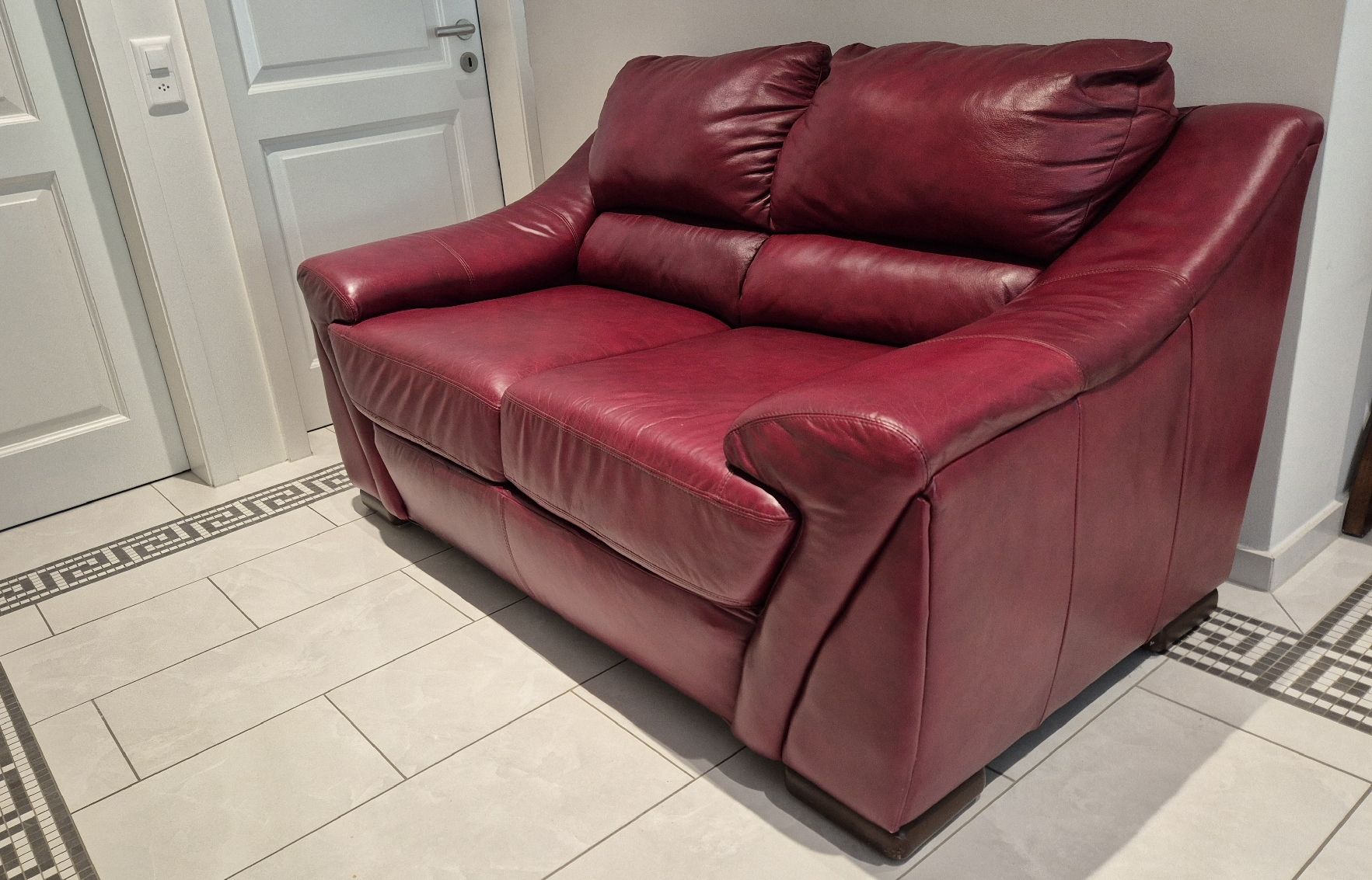 Divani: Sehr bequemes Sofa aus weichem Leder. – Usato da Maur venduto da antko