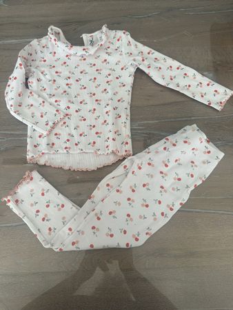 Kinder Schlafanzug Okaidi Kirschen Muster Grösse 104 cm🍒