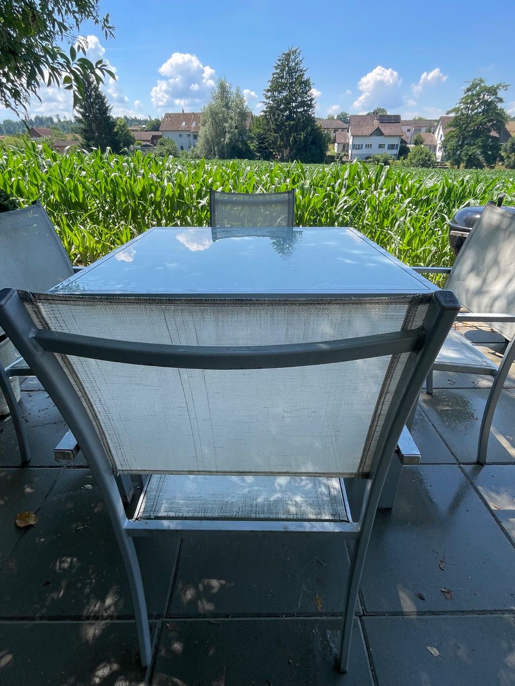 Tische: Gartentisch mit 4 Stühlen zu verkaufen – Gebraucht aus Hüttwilen von HappyMen 3
