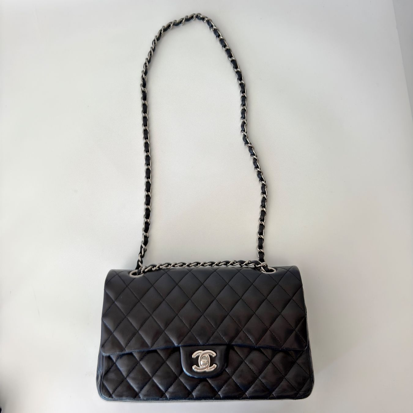 Chanel Taschen für Damen: Authentique Sac CHANEL Timeless Classique noir – Gebraucht aus Carouge GE von loveluxury 2
