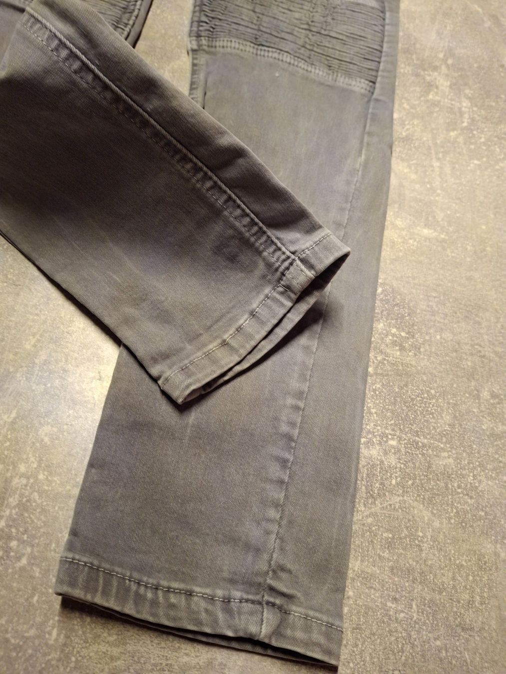 Jeans: Pantalon jeans gris taille M 98% coton – Usato da Villiers venduto da san_jn5w 3