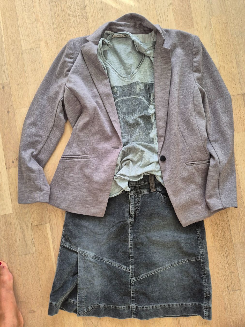 Lotti di vestiti: Stylische Kombi in Grösse 38/40 – Nuovo (secondo la descrizione) da Schaffhausen venduto da Madison74