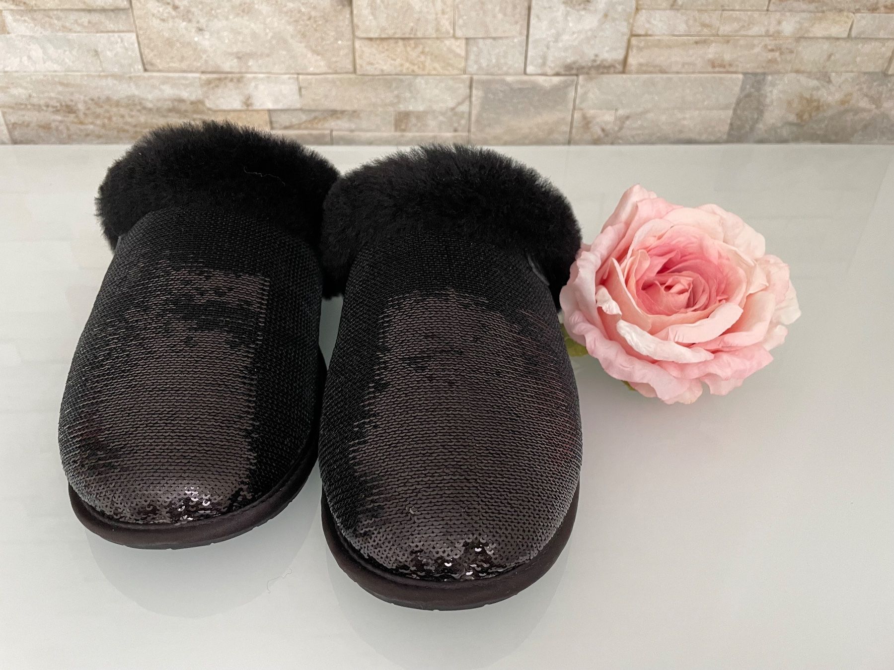 Ugg Scarpe da donna: UGG Pantoffeln Gr. 41 - 35 - Nr. 306 – Usato da Hittnau venduto da LuxAndMore 2