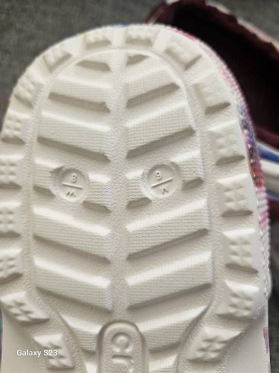Herrenschuhe: Crocs - Gefüttert  – Gebraucht aus Wallisellen von BeautyBee 1