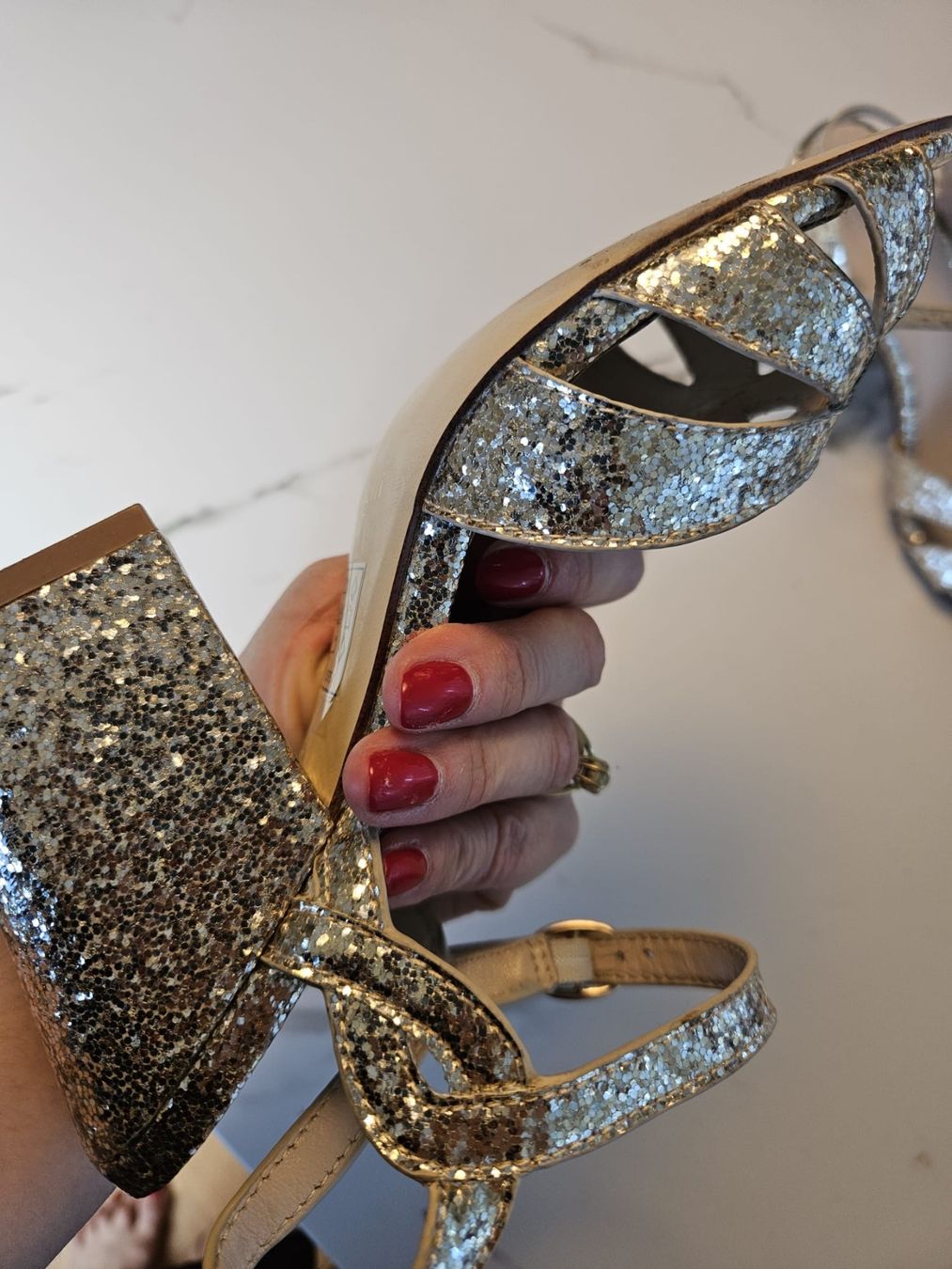 Scarpe da donna: Sandale Gold Glitzer – Usato da Lenzburg venduto da BMK. 1