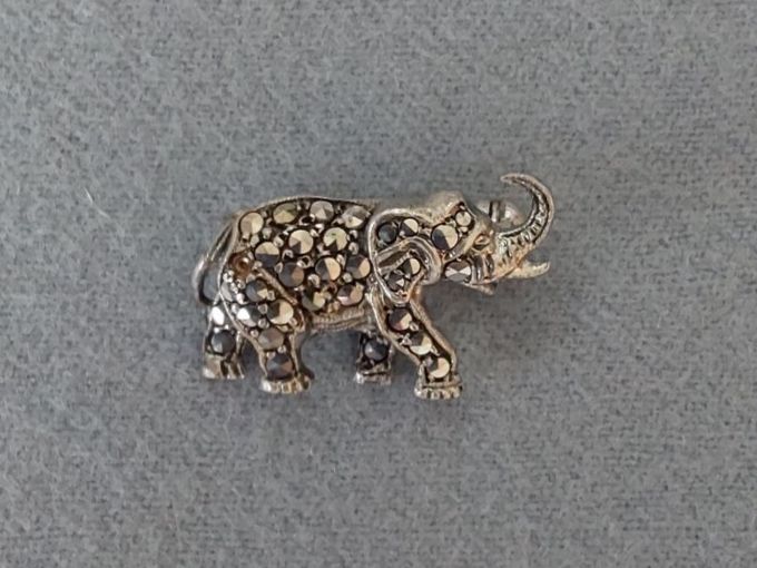 Spille & Fermagli: Brosche Elefant in Silber und mit Steinchen – Usato da Arbon venduto da co-gr