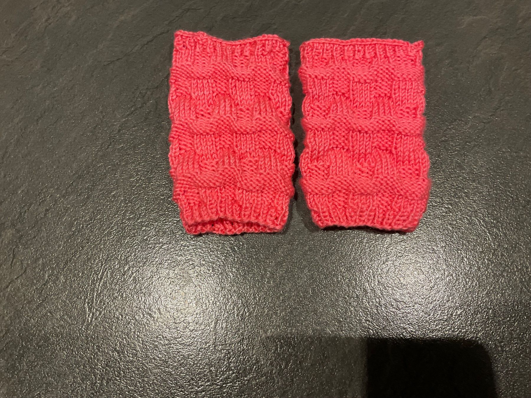 Guanti & manicotti: Handgestrickte Pulswärmer Amedisli – Nuovo (secondo la descrizione) da Wetzikon ZH venduto da FeeF