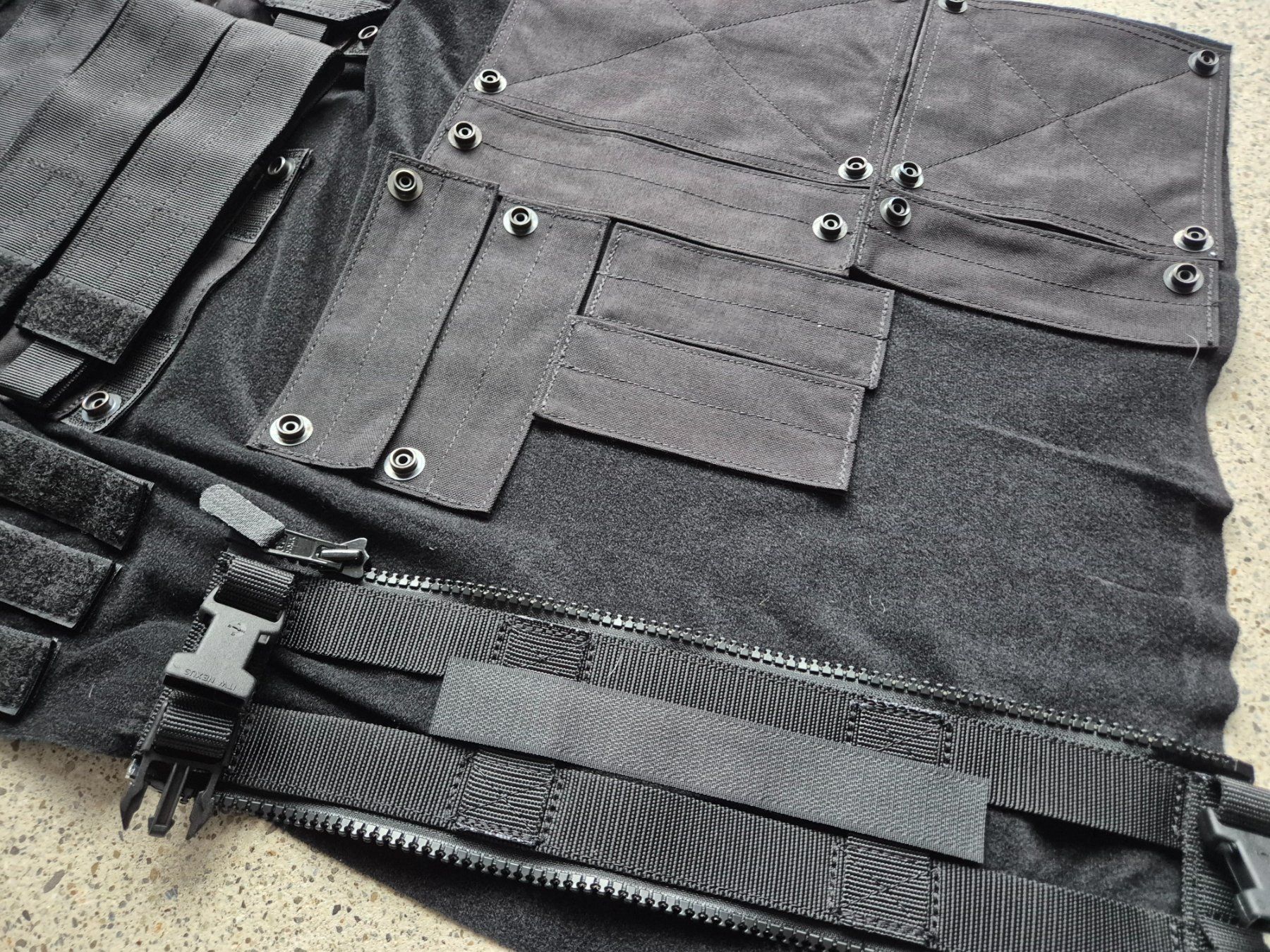 Schweizer Armee Uniformi: ** Original Einsatzweste 04 MP Grenadier,Hundeführer ** – Nuovo e nell'imballaggio originale da Riedholz venduto da fr_sIruP 7