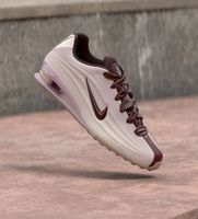 Nike Shox Z SE in rose and burgundy Grösse 43