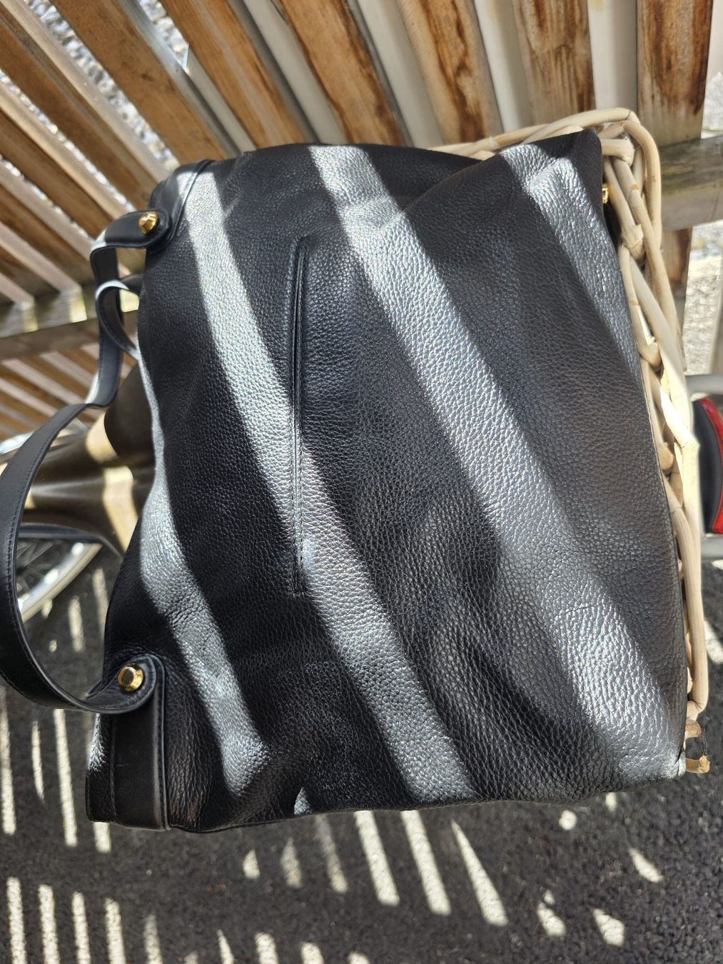 Michael Kors Borse da donna: Michael Kors Ledertasche schwarz/gold gebraucht – Usato da Kaegiswil venduto da Ruckis 4