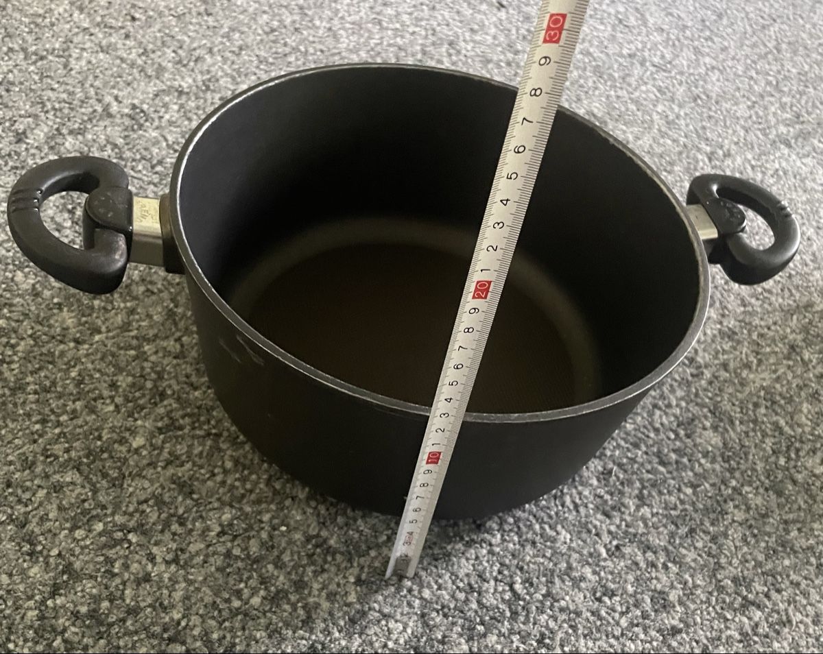Pentole: Topf 26cm Durchmesser gebraucht – Usato da Au ZH venduto da Jaggy4 2