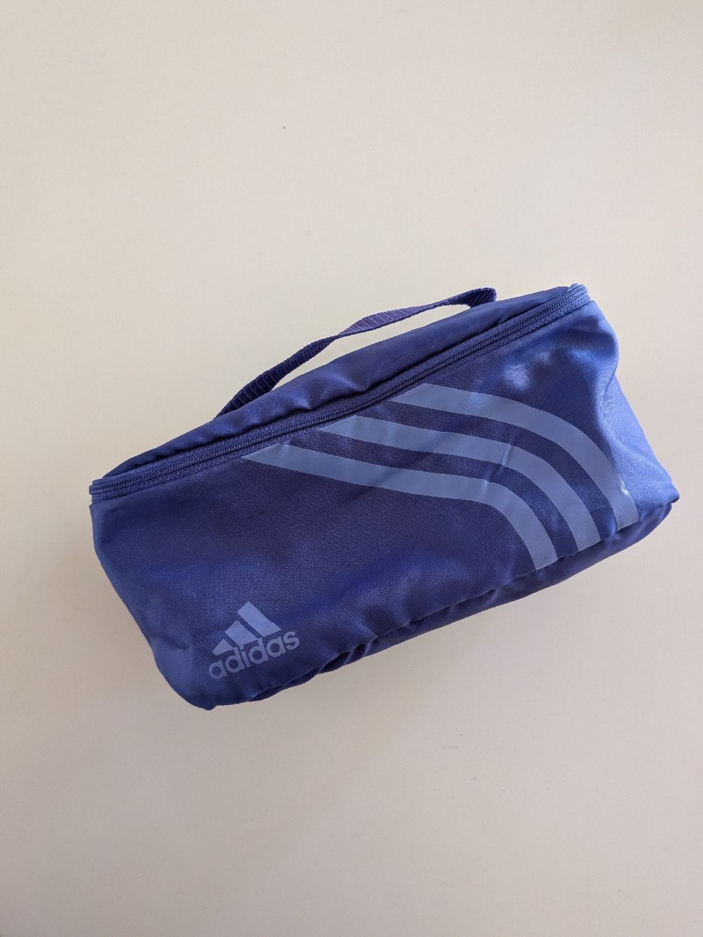 Custodie per cosmetici: Adidas Necessaire lila – Usato da Basel venduto da JJ.Elena