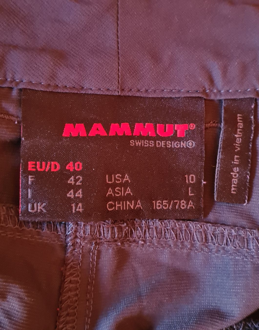 Mammut Hosen: Mammut Wanderhose Damen – Gebraucht aus Davos Frauenkirch von Cluetsch 1