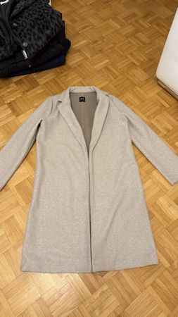 Zara Mantel