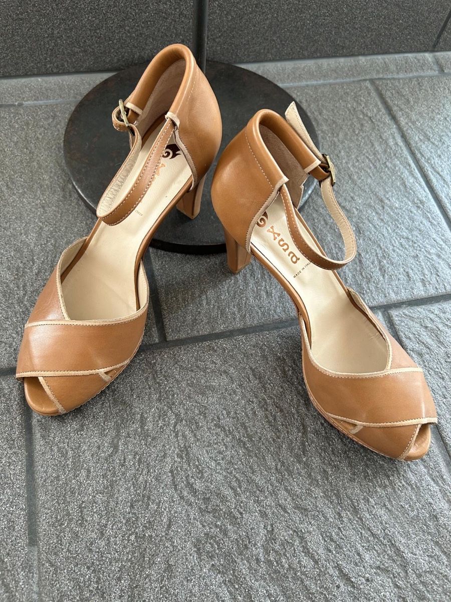 Scarpe da donna: Damen Pumps Leder braun Grösse 39.5 – Nuovo (secondo la descrizione) da Neukirch (Egnach) venduto da sil_88cz 1