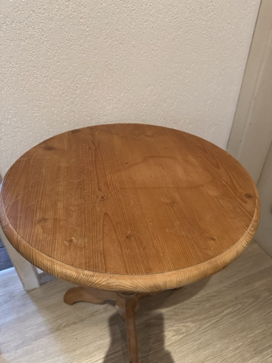 Tische: Beistelltisch rund aus Holz – Gebraucht aus Hombrechtikon von Froeschli9 2