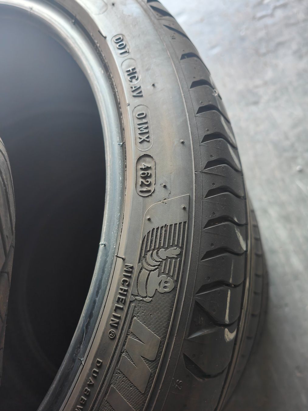 Michelin Pneumatici & Ruote complete: Sommerreifen 235/40 R19 – Usato da Oberengstringen venduto da Reifen-Lagerverkauf 3