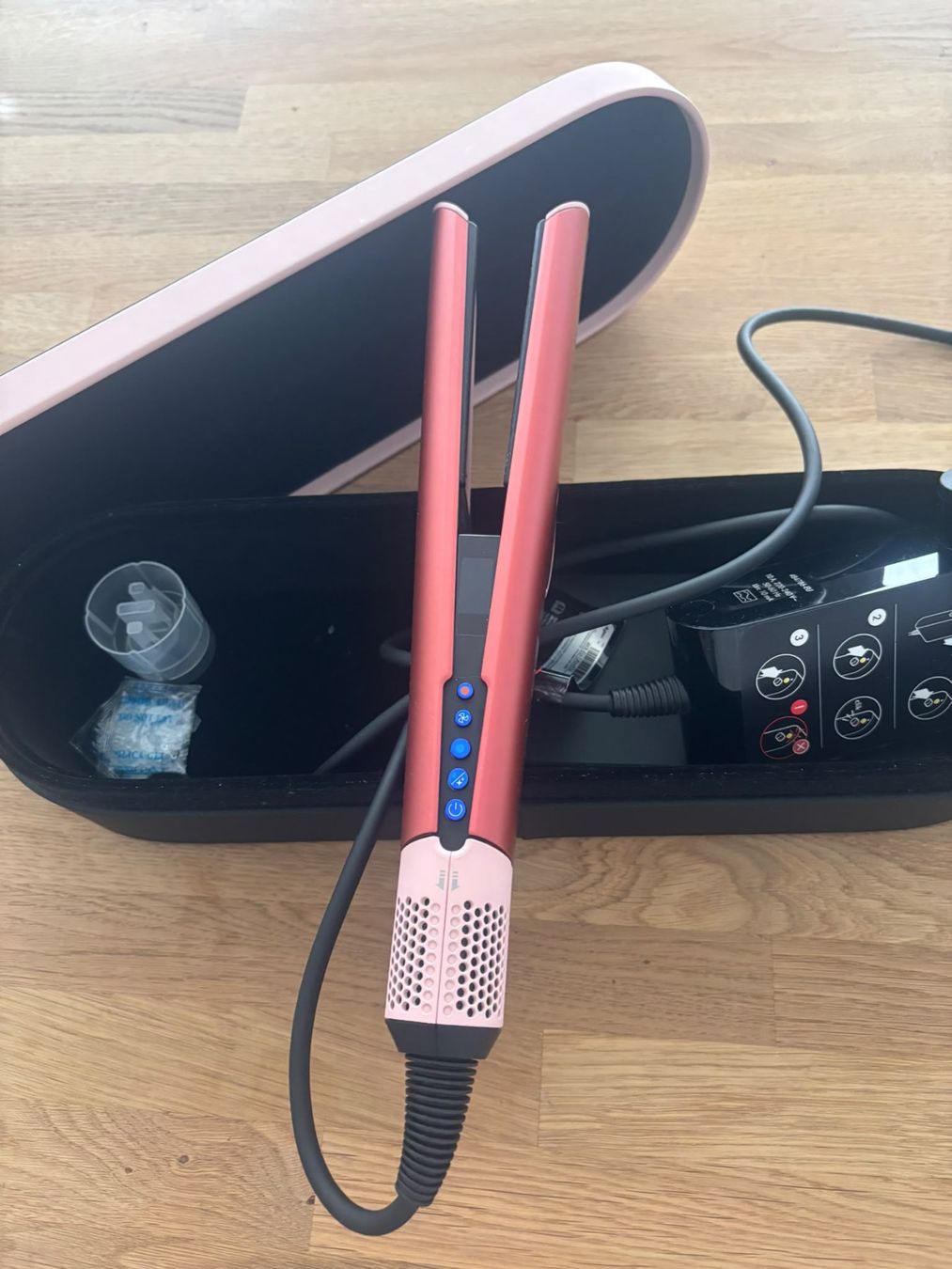 Dyson Asciugacapelli: Dyson Airstrait - Strawberry Bronze/Rose – Usato da Würenlos venduto da tin_tx7y 4