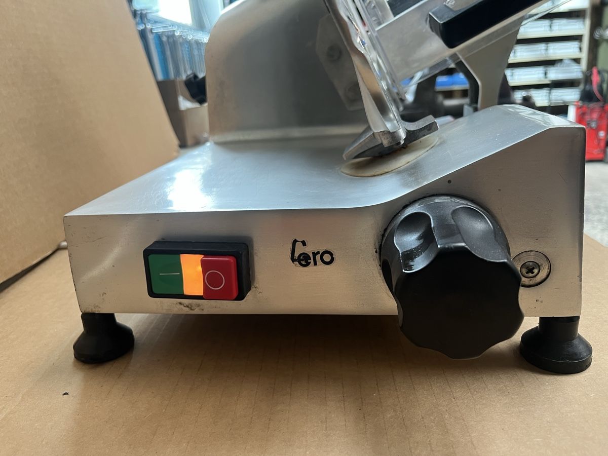 Fero Elettrodomestici da cucina: Fero Aufschnittmaschine – Usato da Plaffeien venduto da LaBraina 1