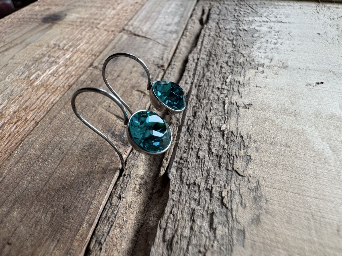 Boucles d'oreille: Schöne Ohrringe mit petrolfarbigem Glasstein – Neuf (Voir description) à Nesslau par laurazimtstern 1