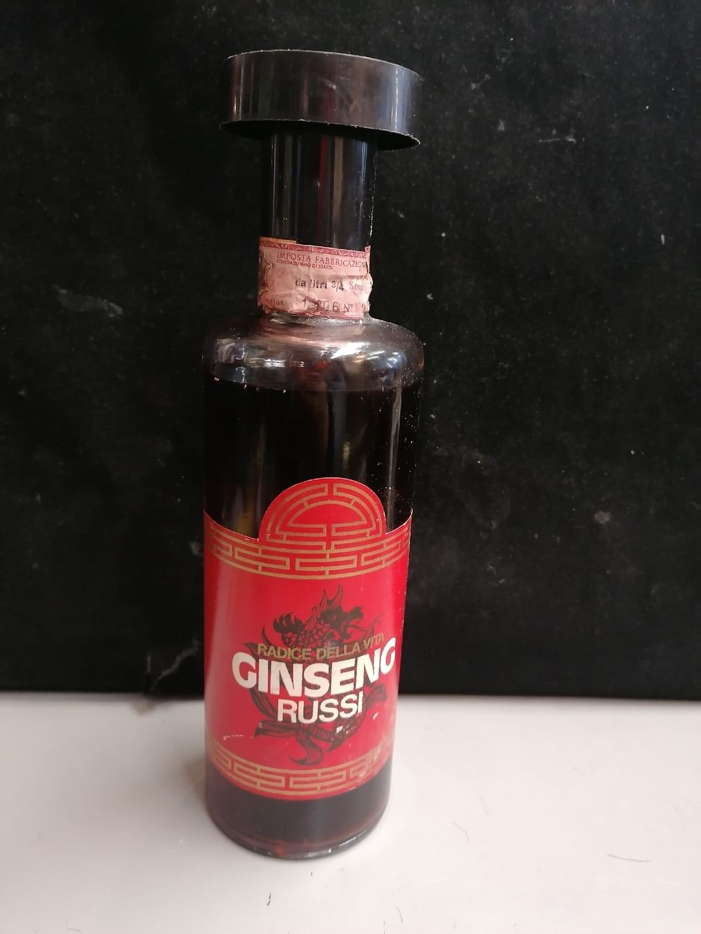Spirituosen: GINSENG RUSSI – Gebraucht aus Genève von Leboucheoreilles