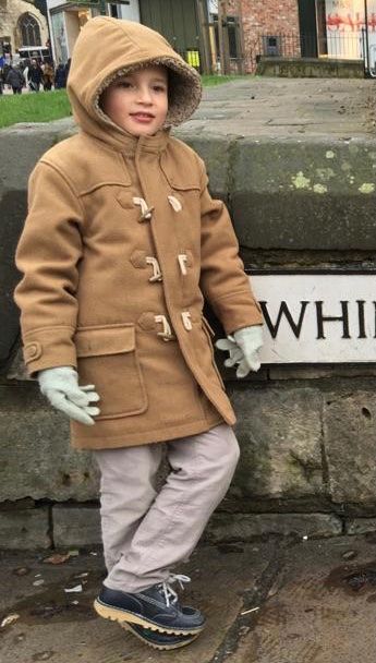 Vertbaudet Giacche & Cappotti: Winterjacke / Duffle Coat beige Grösse 128 – Usato da Zürich venduto da rebene 2