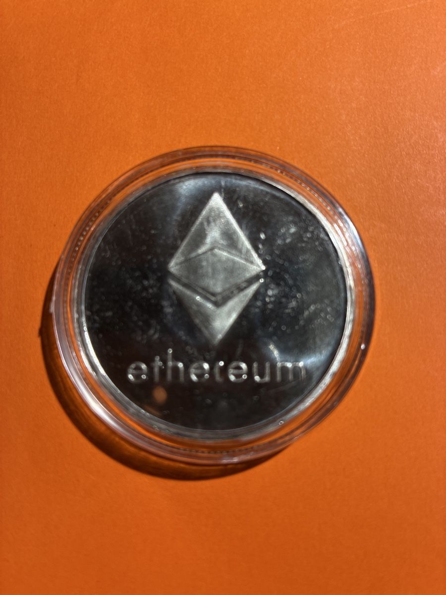 Tutti le monete: Pièce Ethereum grise (crypto) – Nuovo e nell'imballaggio originale da Villa (Evolène) venduto da Allan3