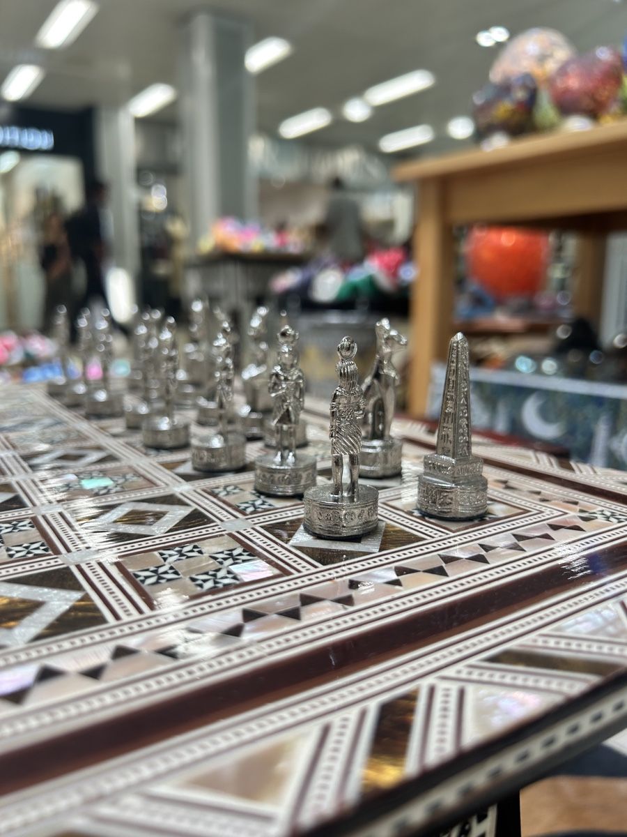 Giochi: Magnifique table et échiquier en nacre – Nuovo (secondo la descrizione) da Montreux venduto da Ciel1820 4