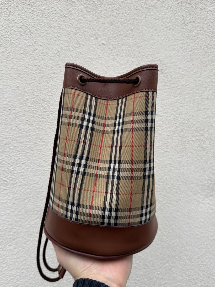 Burberry Sacs femmes: Vintage Burberry Bucket Bag – Neuf (Voir description) à Luzern par muh_22qq 1