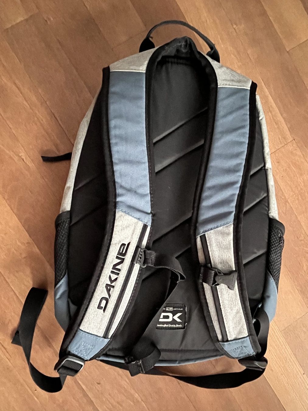 Dakine Zaini: Dakine Rucksack mit Laptopfach – Usato da Schöftland venduto da Maha68 1
