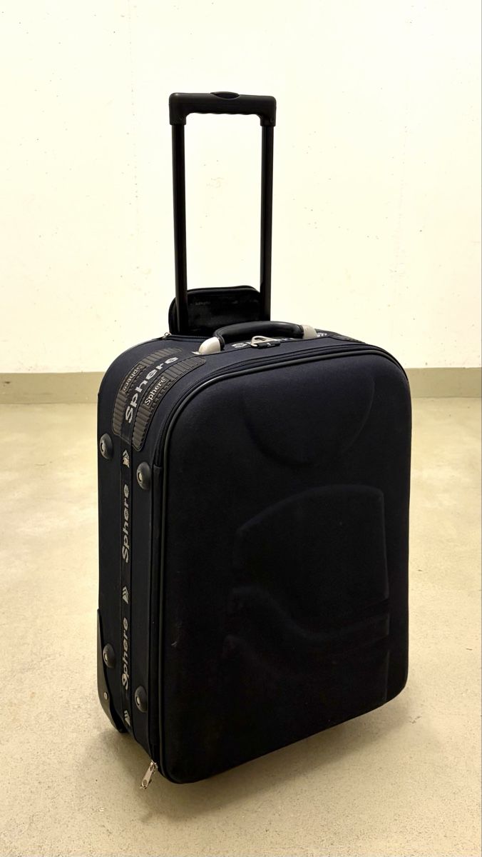 Valises de voyage: 2x Rollkoffer Sphere 62L – D'occasion à Niederlenz par chi_ie_007