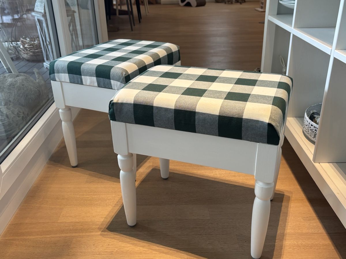 Hocker: Hocker im Karomuster, 2er Set, weiss/grün – Gebraucht aus Stallikon von DX_Unique_Design 1
