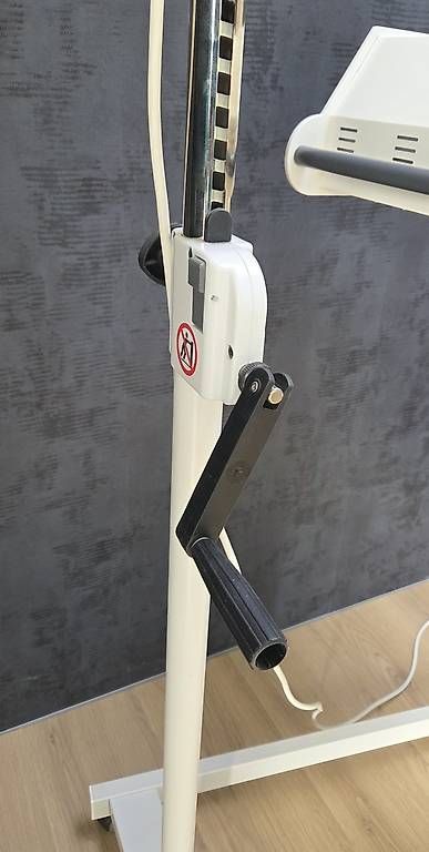 Attrezzature mediche: Infrarot- Wärmelampe – Usato da Teufen AR venduto da zibo56 3