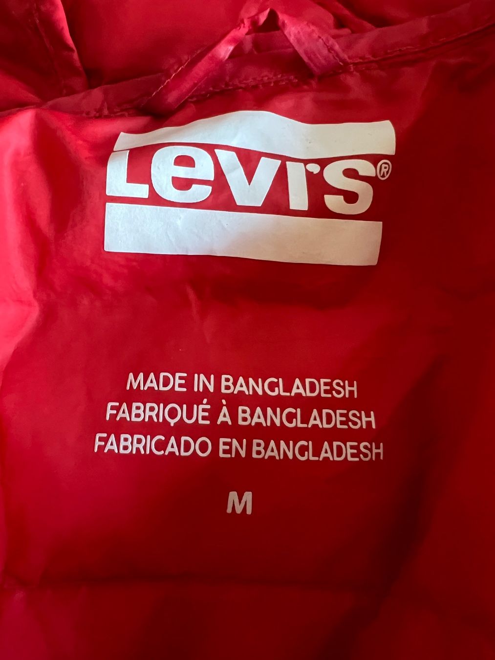 Levi's Giacche: Doudoune Levi's rouge, taille M, comme neuve – Usato da Chézard-St-Martin venduto da Cheyenne_75 6