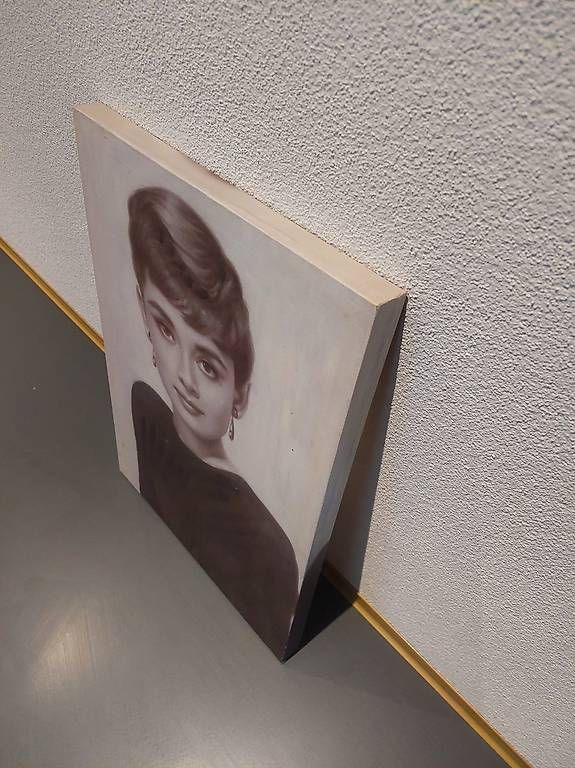 Foto & Immagini: Audrey Hepburn Bild 50x70 cm – Usato da Ermenswil venduto da Ingram0 1