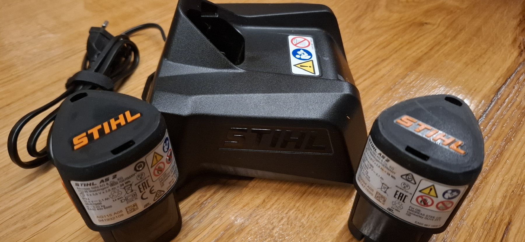 Stihl Akkus & Batterien: Stihl 2 Akku Set mit Ladegerät – Gebraucht aus Guntershausen von Jtattoo 3
