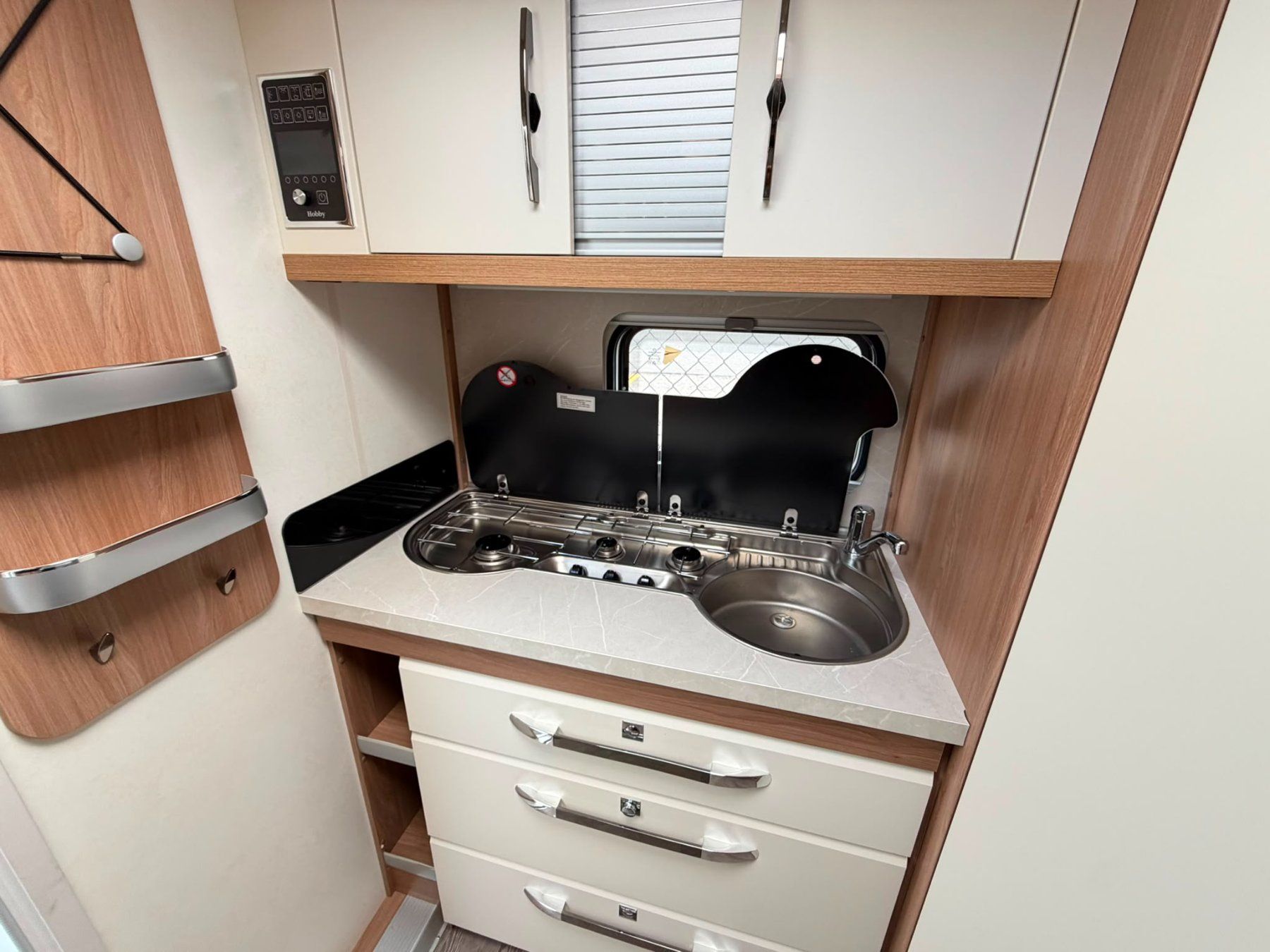 Hobby Camping Fahrzeuge: Wohnwagen Hobby 460 SFf – Gebraucht aus Reinach AG von mar_5yby 4